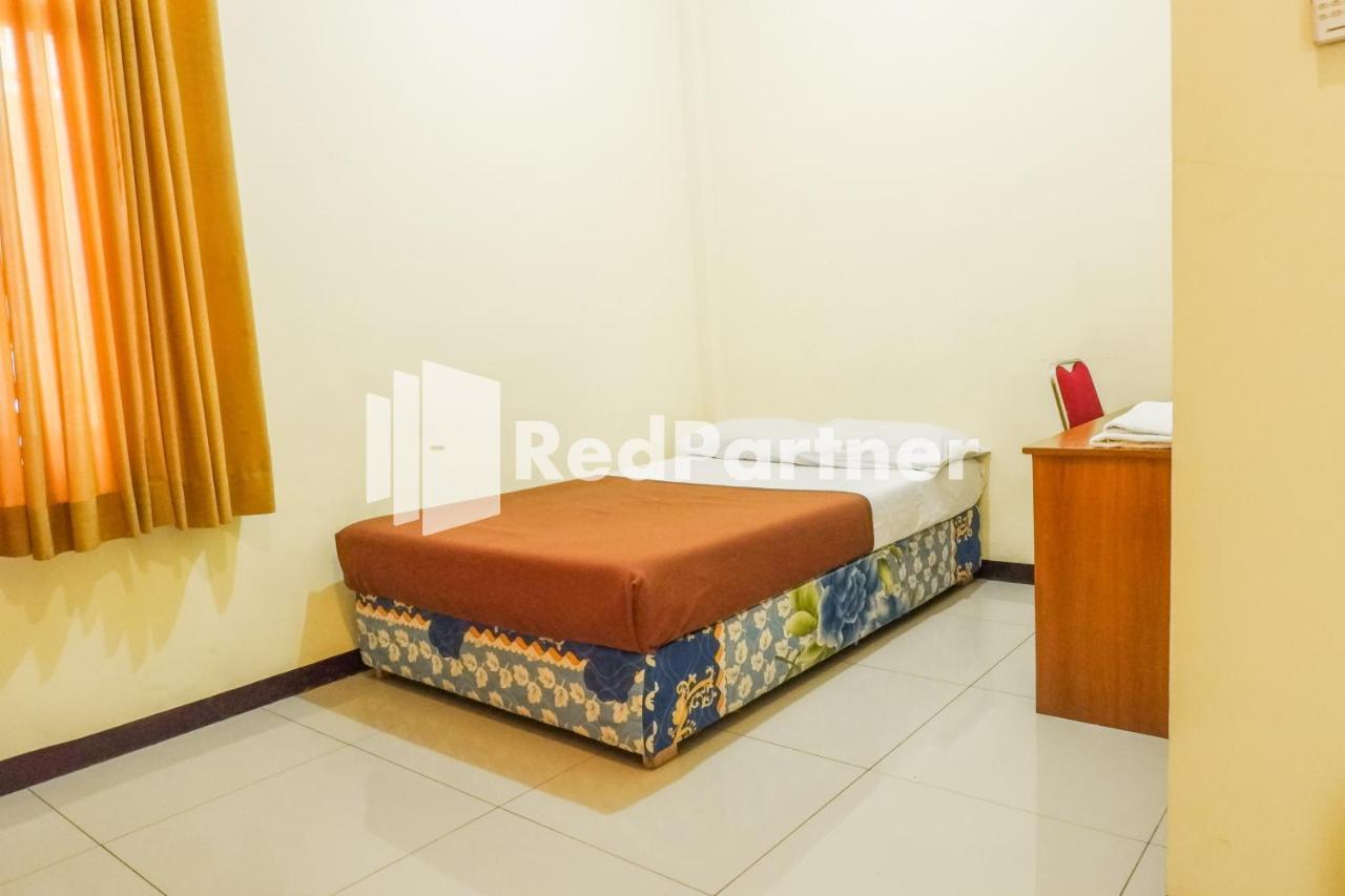 Grand Kembar Hotel Mitra Reddoorz Bandung Esterno foto