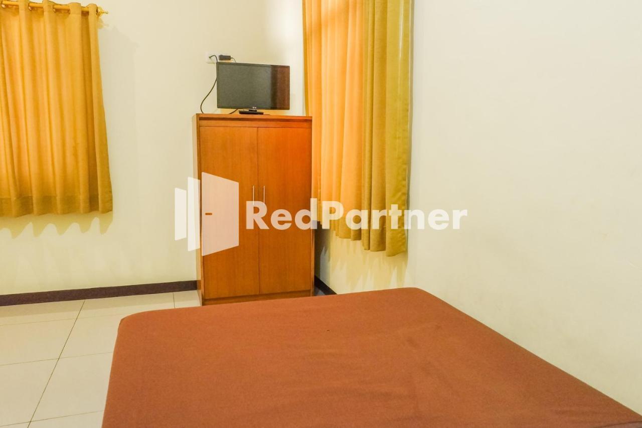 Grand Kembar Hotel Mitra Reddoorz Bandung Esterno foto