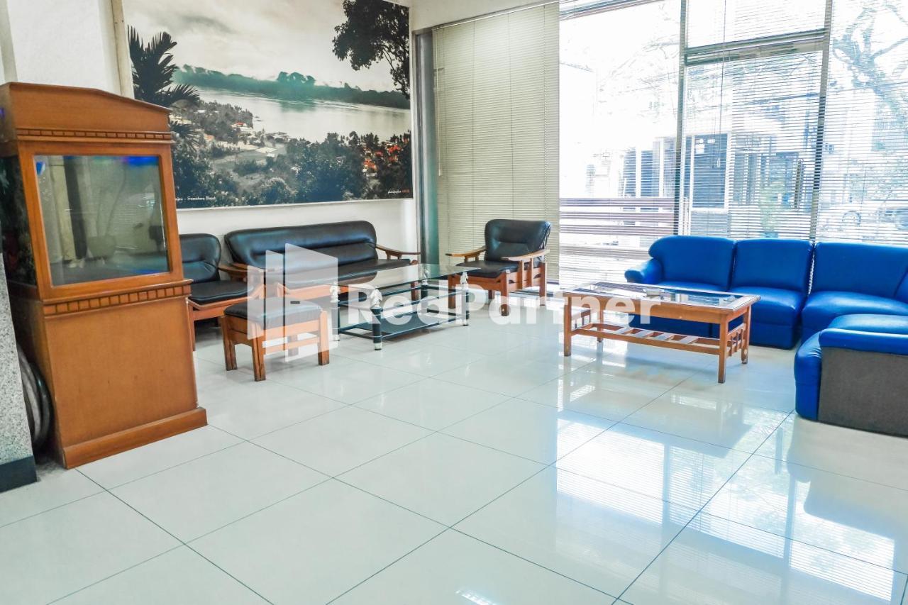 Grand Kembar Hotel Mitra Reddoorz Bandung Esterno foto